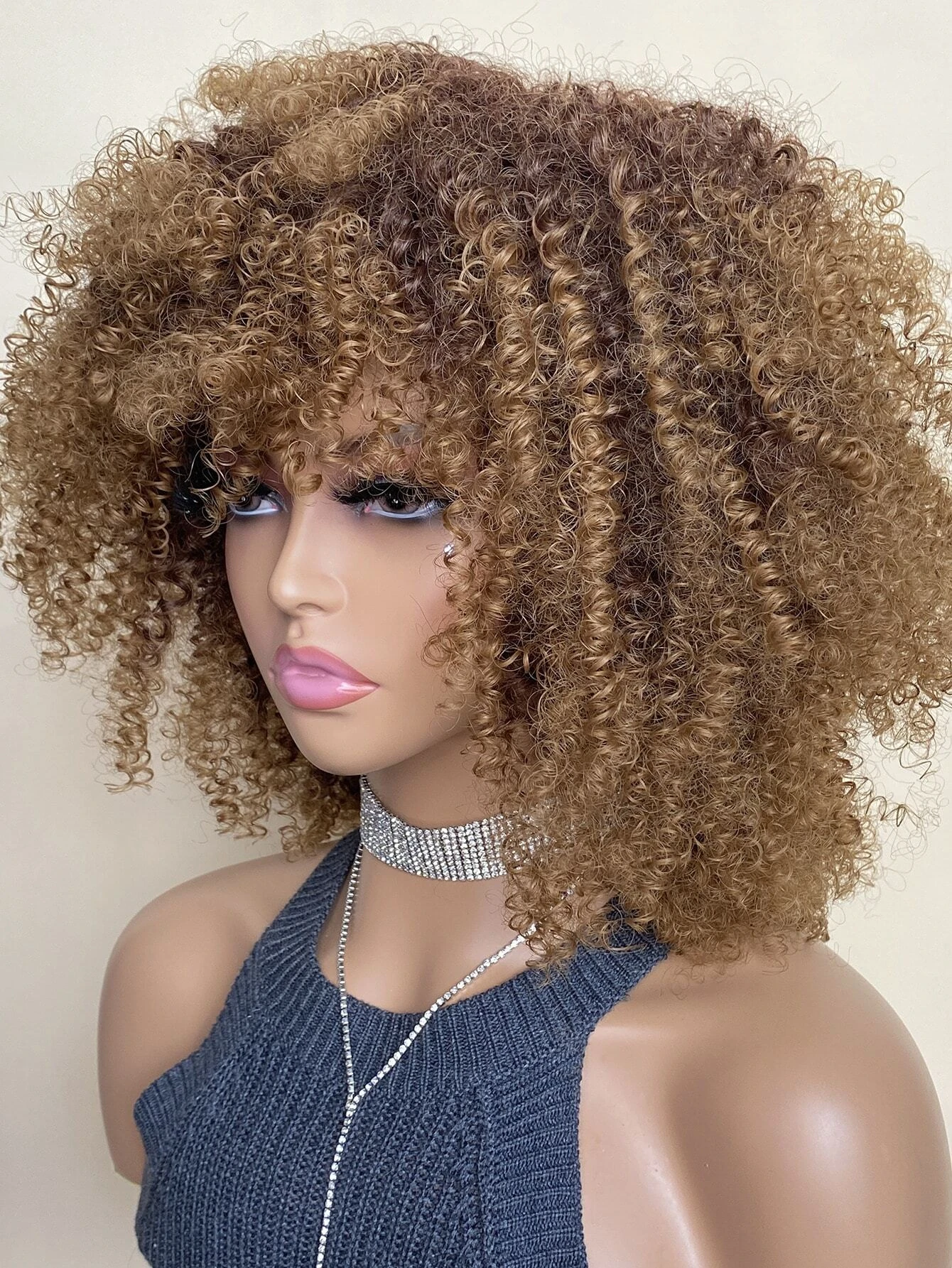 5 Affordable Short Curly Wig for Every Occasion
